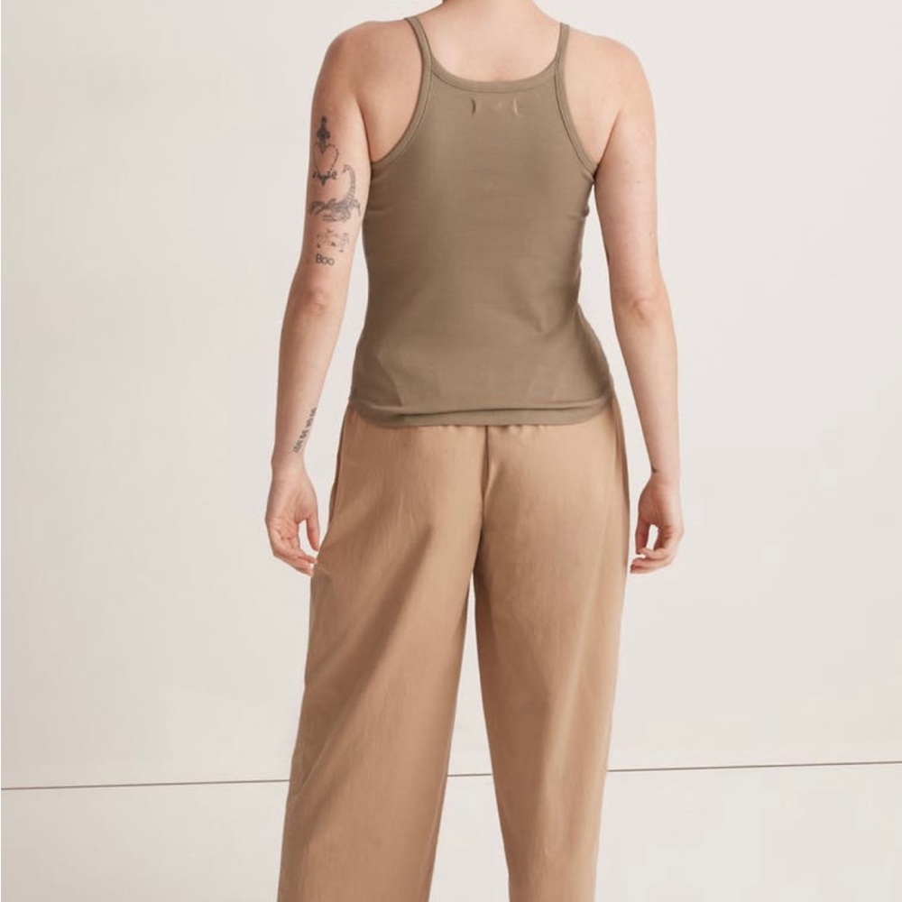 Madewell taupe basic tank top - Picture 6 of 8